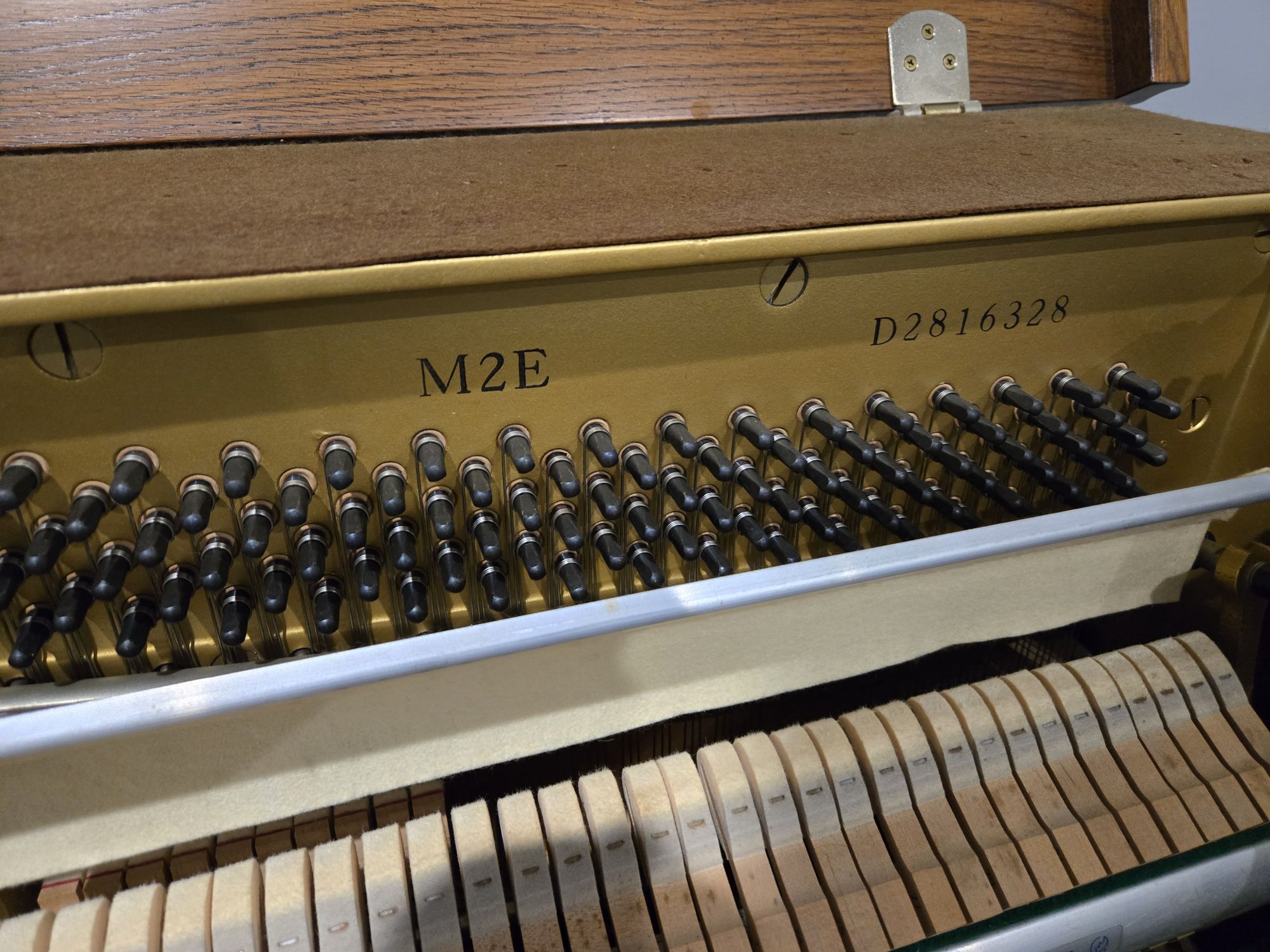 Yamaha M2E Console